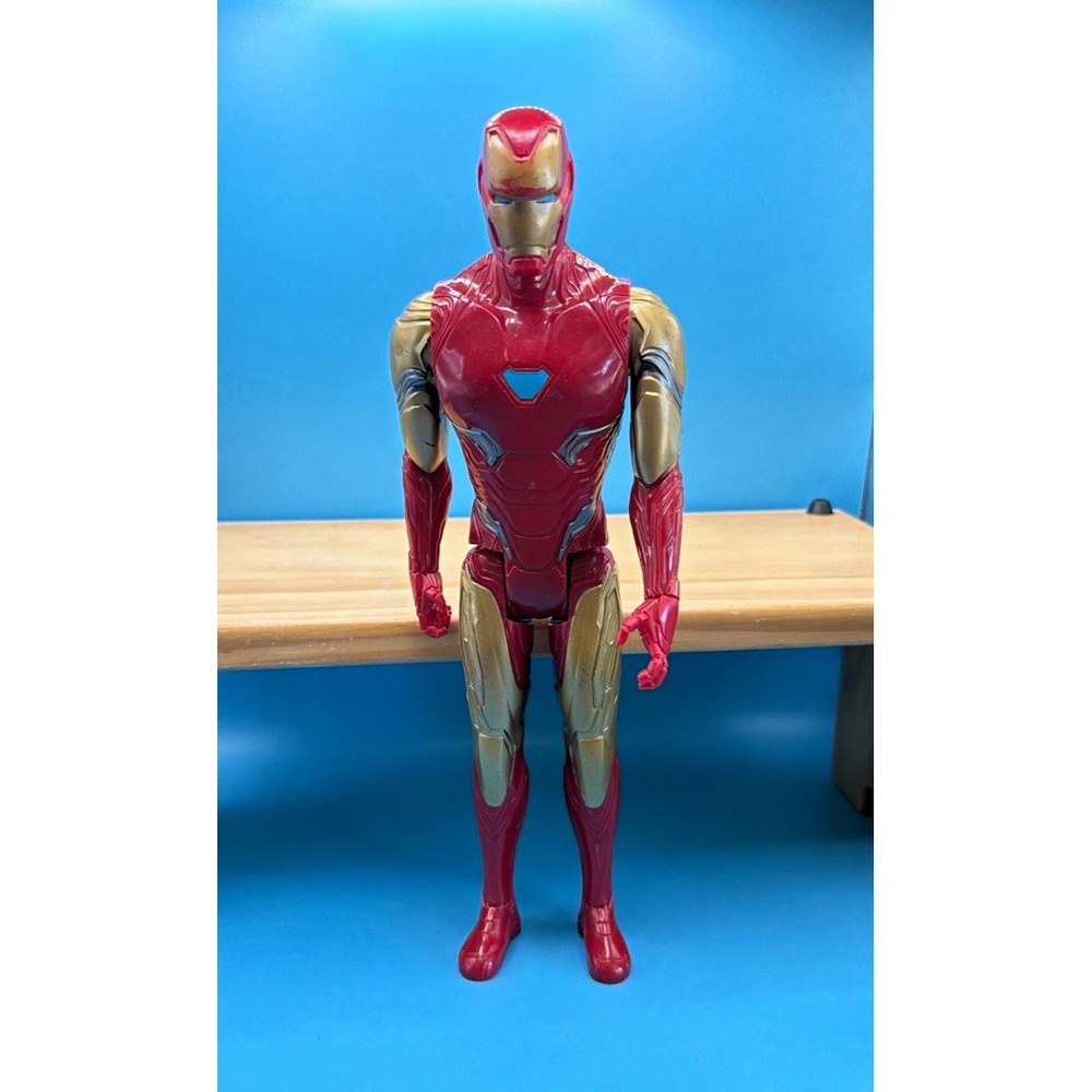 Hasbro Marvel Iron Man Red Gold Action Figure Comic Book Heroes 2018 F2247